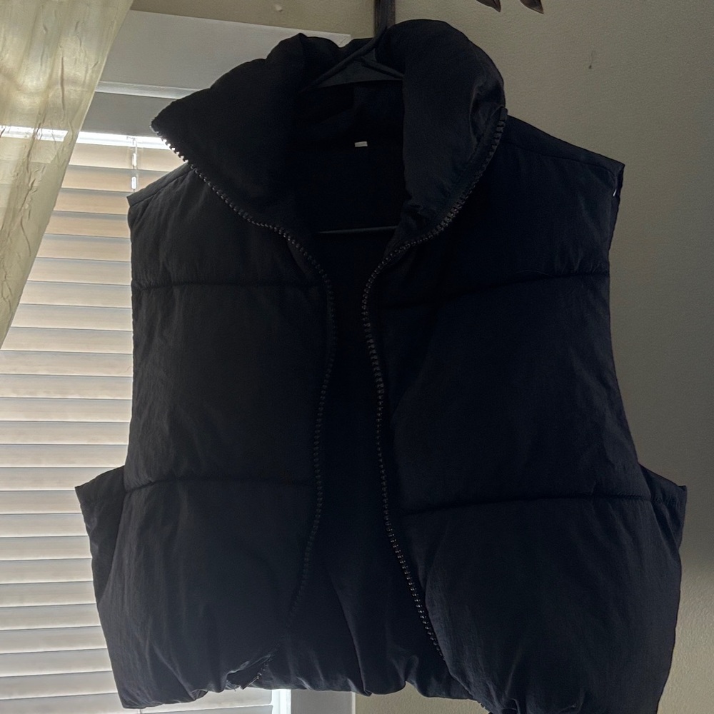 SHEIN Black Puffer Vest